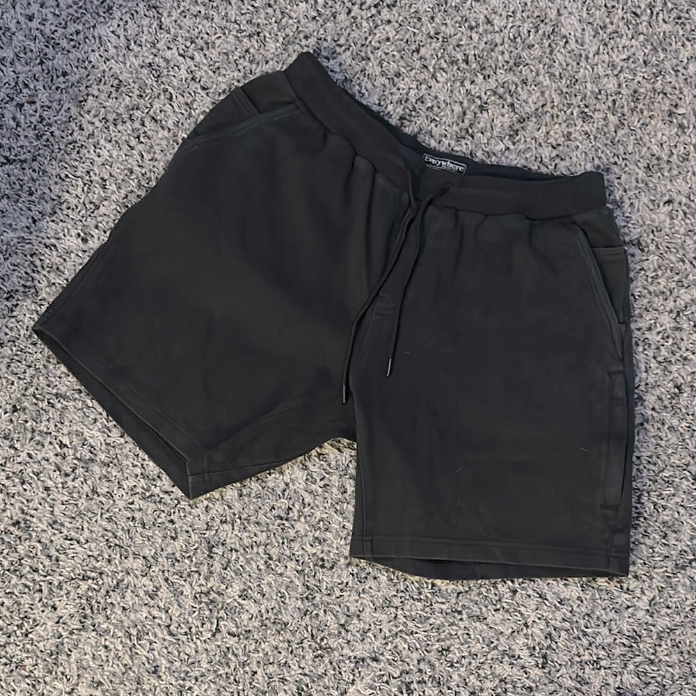 Men's Black 686 Everywhere sweat shorts. Size M.
